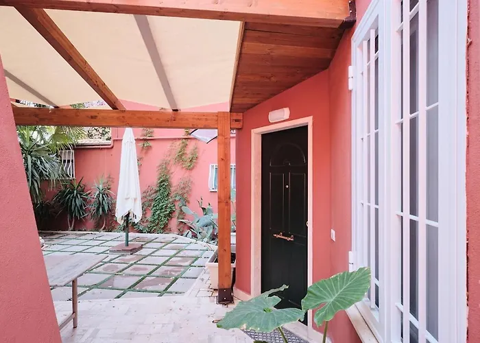 Exclusive Hideaway With Patio In The Heart Of *
